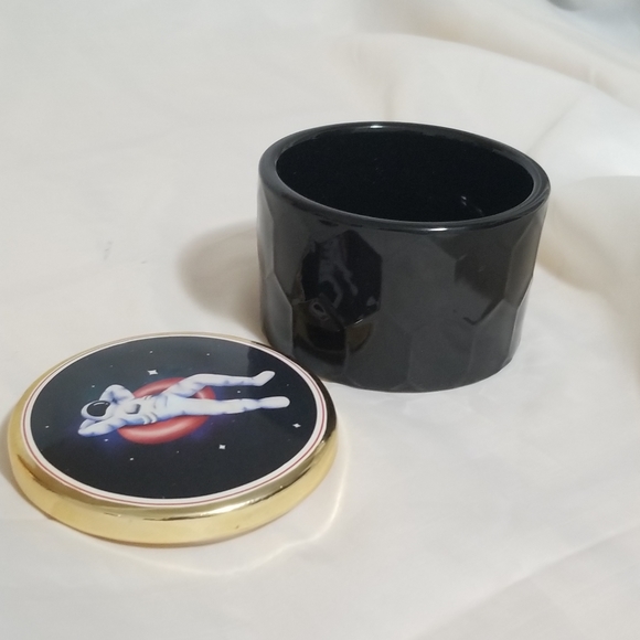 5 oz Moon Chilling Ceramic Stash Jar - Picture 7 of 11